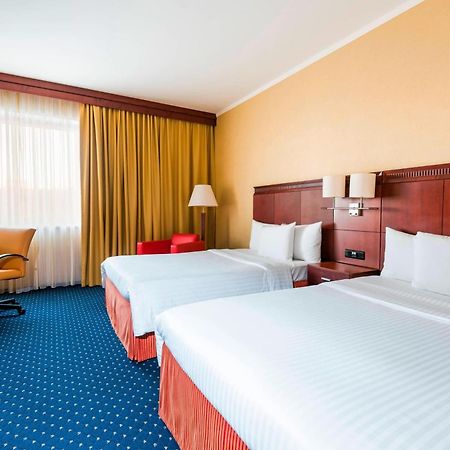 Courtyard By Marriott Prague City Стая снимка