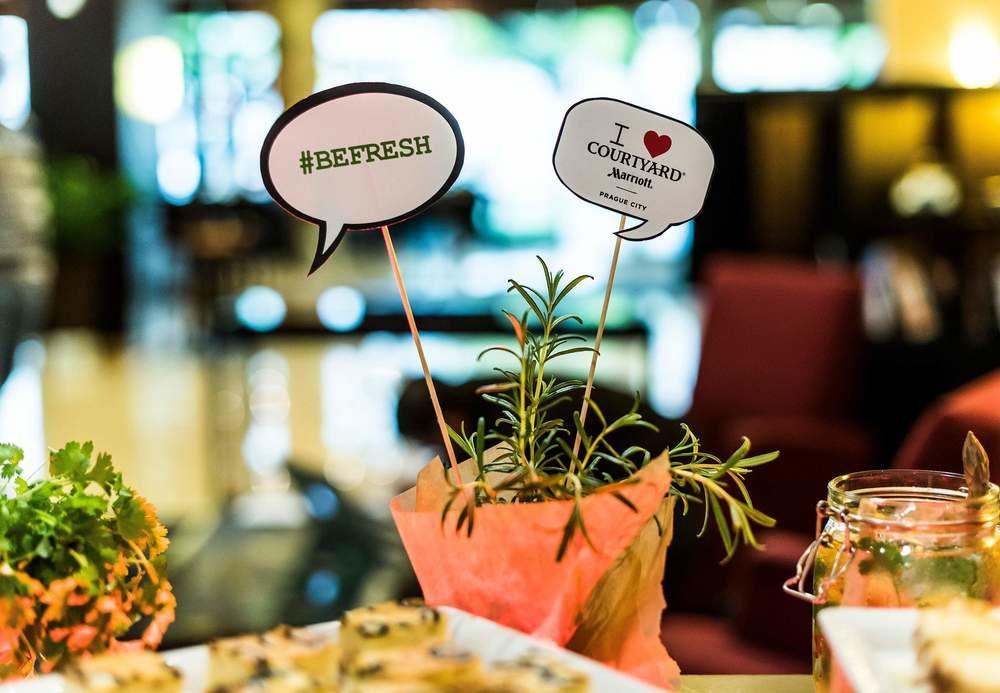 Courtyard By Marriott Prague City Екстериор снимка