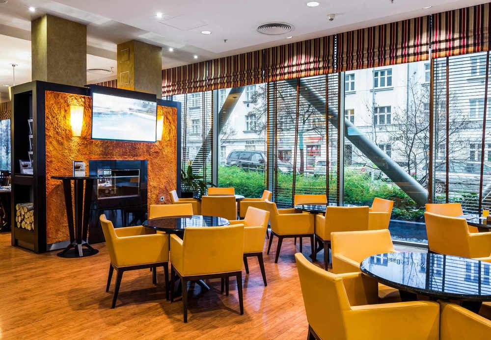 Courtyard By Marriott Prague City Екстериор снимка