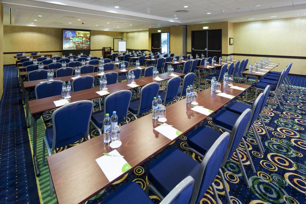 Courtyard By Marriott Prague City Екстериор снимка