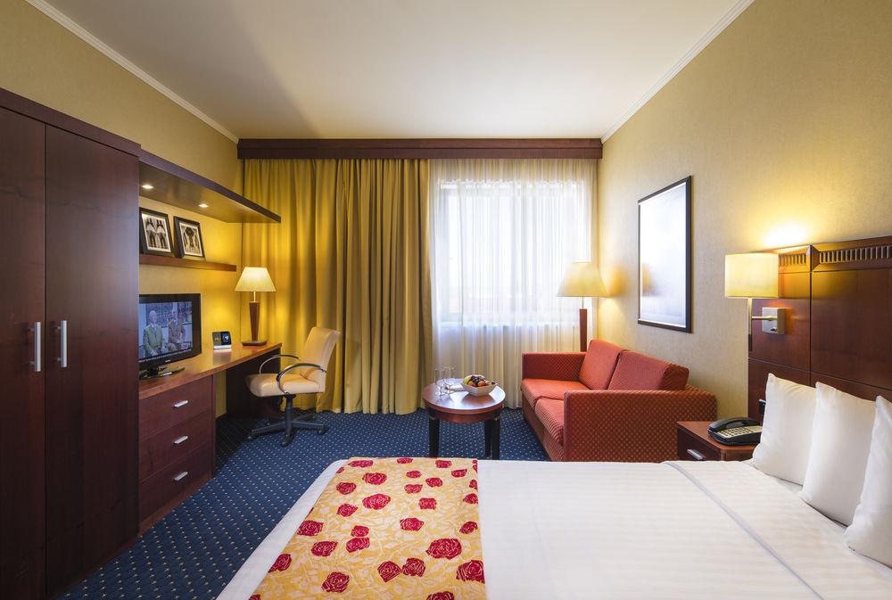 Courtyard By Marriott Prague City Екстериор снимка