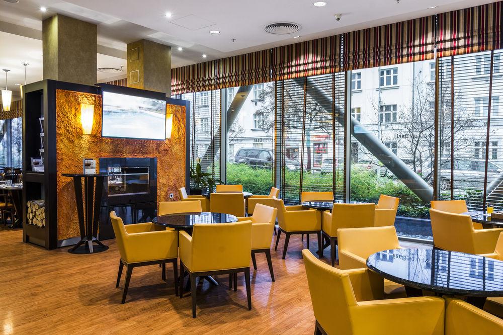 Courtyard By Marriott Prague City Екстериор снимка