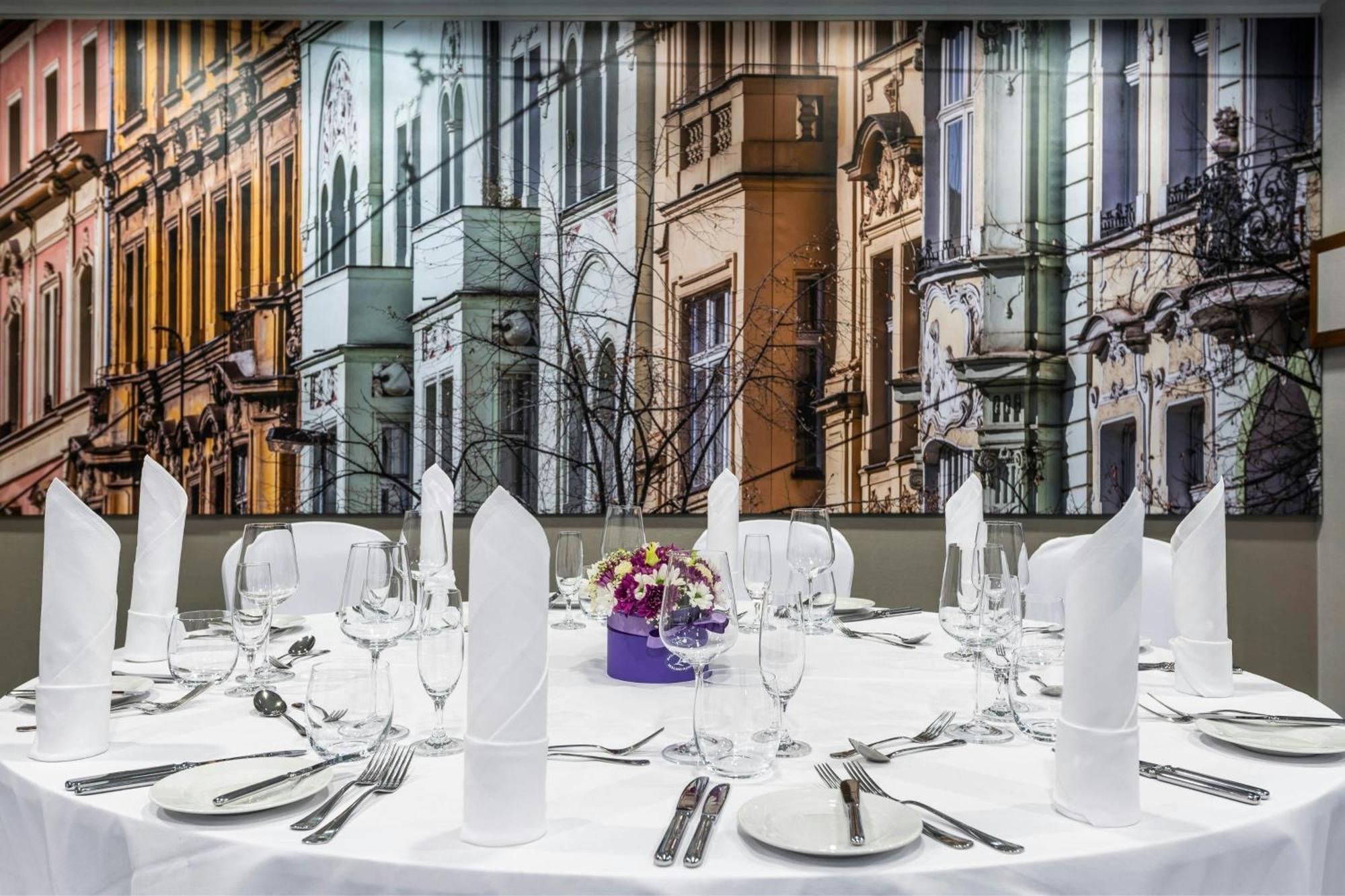 Courtyard By Marriott Prague City Екстериор снимка