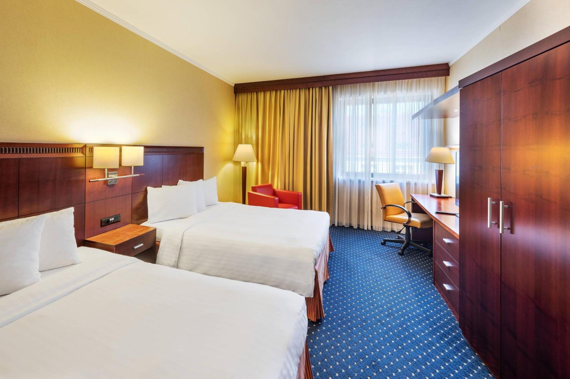 Courtyard By Marriott Prague City Екстериор снимка