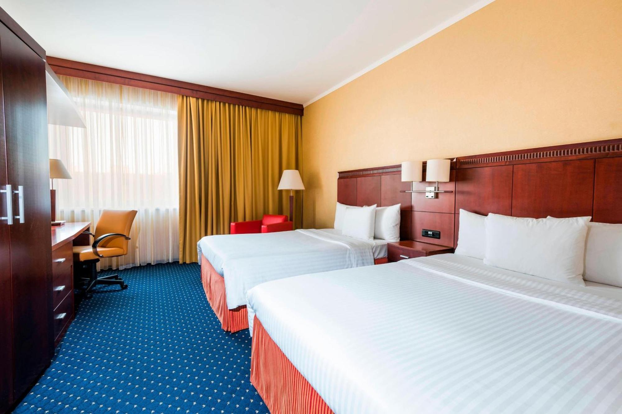 Courtyard By Marriott Prague City Стая снимка